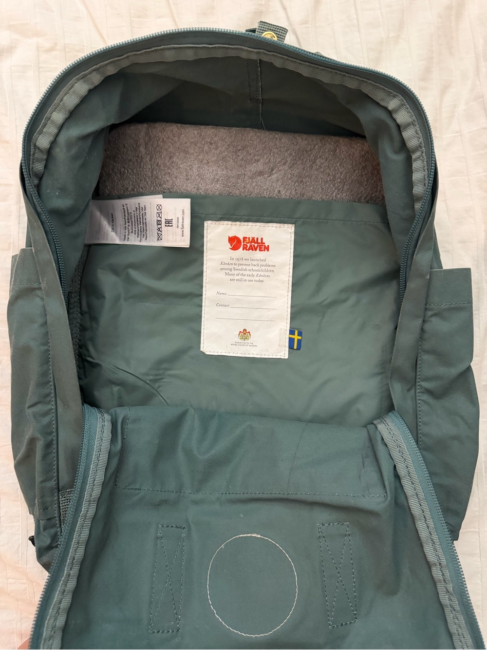 Fjallraven Kånken Backpack in Dark Green - Picture 2 of 4